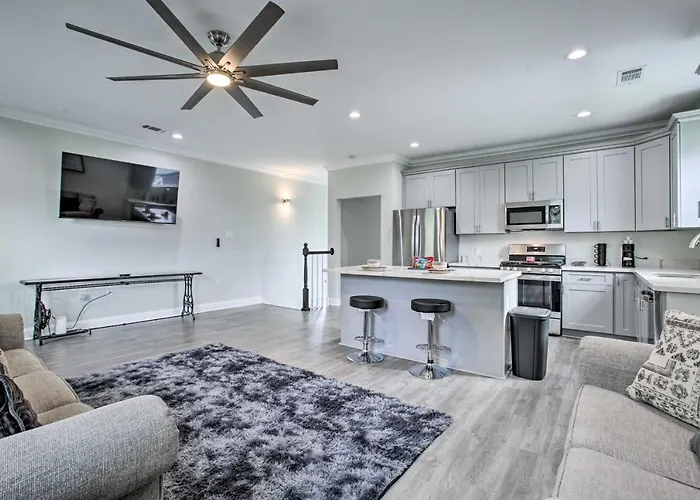 Modern New Orleans Getaway Central Location!